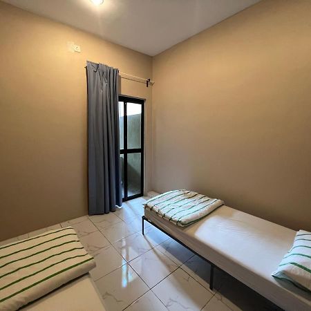 Theatbas Homestay 17 In Seri Iskandar Perak 3 Bedroom Bota Eksteriør billede