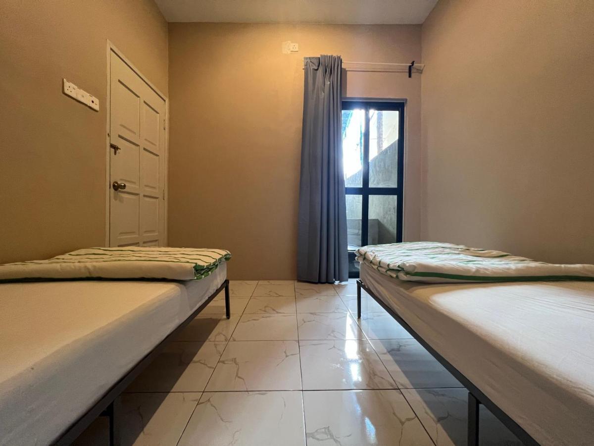Theatbas Homestay 17 In Seri Iskandar Perak 3 Bedroom Bota Eksteriør billede