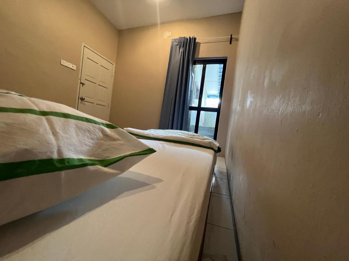 Theatbas Homestay 17 In Seri Iskandar Perak 3 Bedroom Bota Eksteriør billede