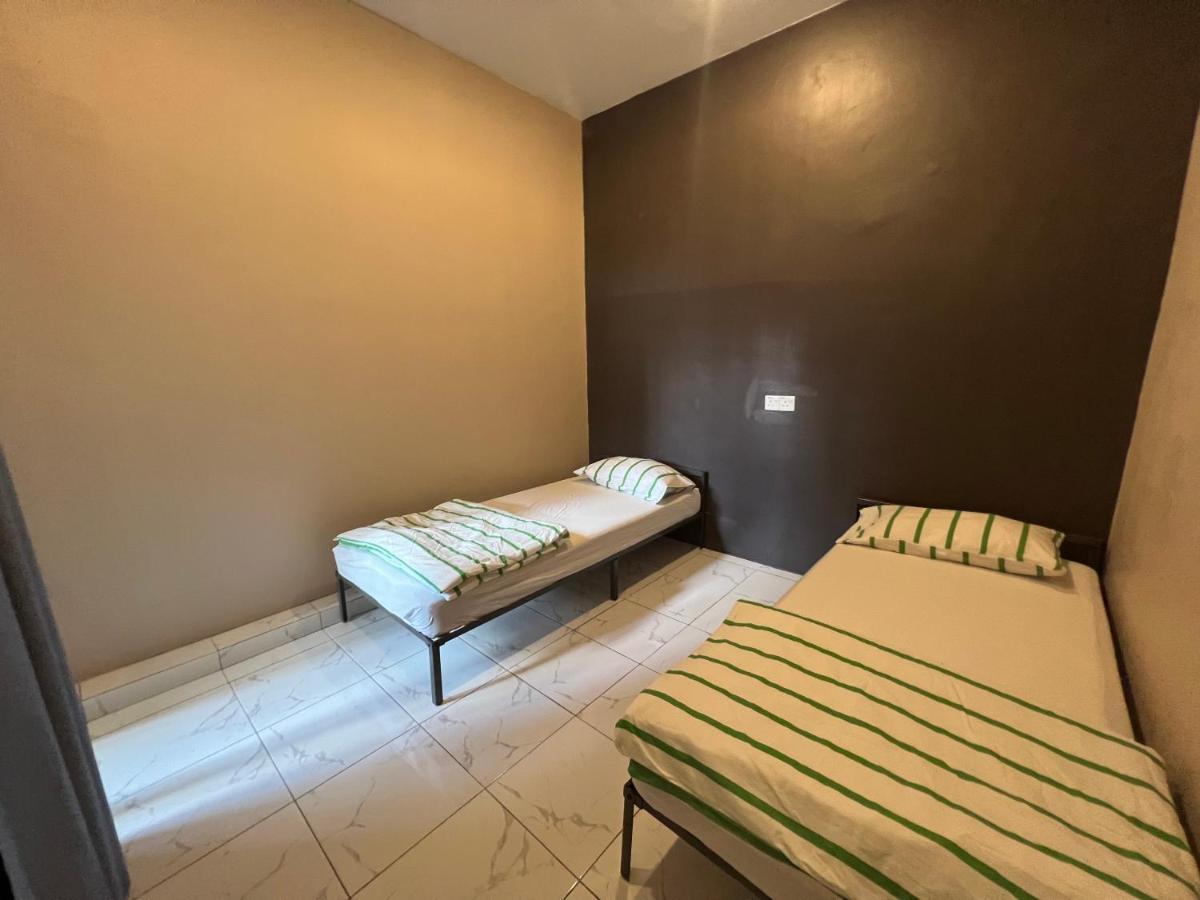 Theatbas Homestay 17 In Seri Iskandar Perak 3 Bedroom Bota Eksteriør billede